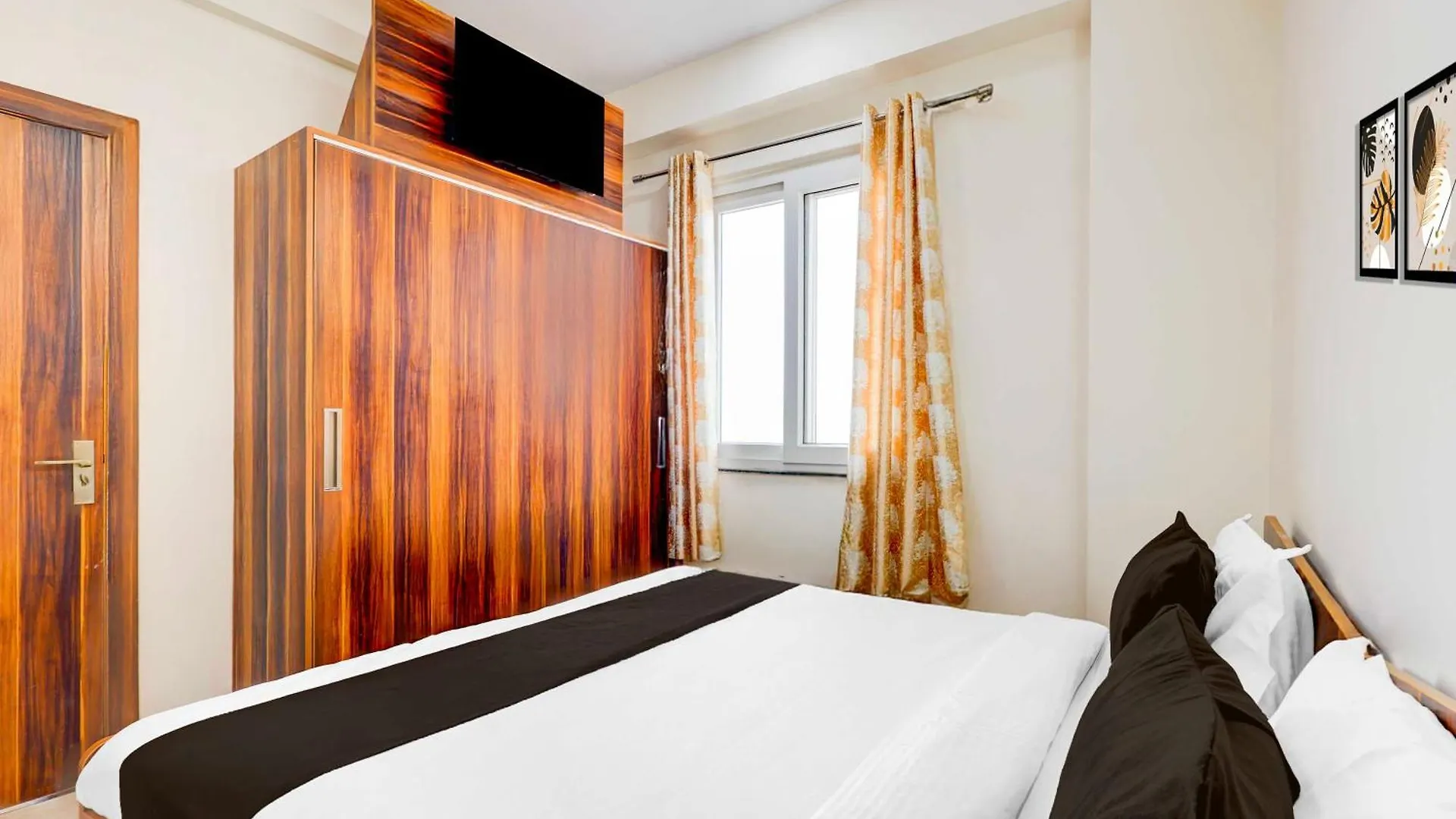 Super Hotel O Sadar Bazar 구르가온 3*,