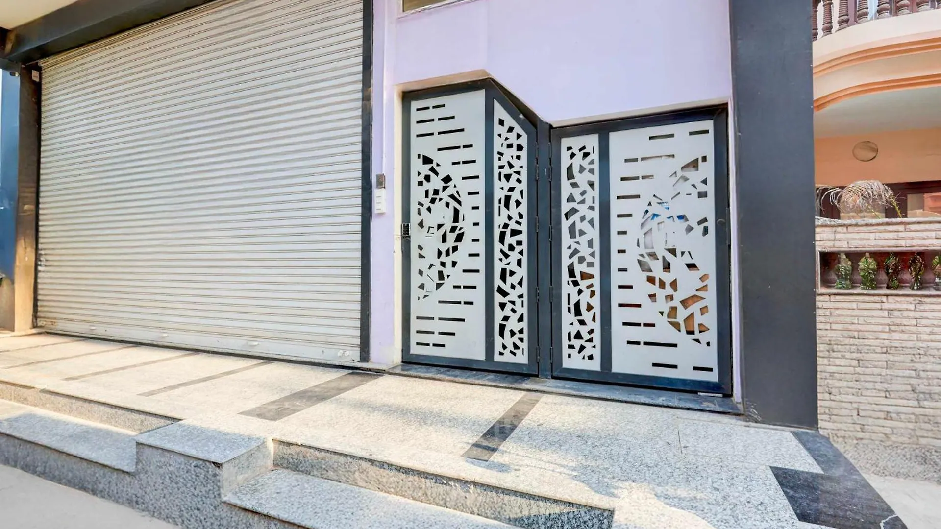 Super Hotel O Sadar Bazar 구르가온