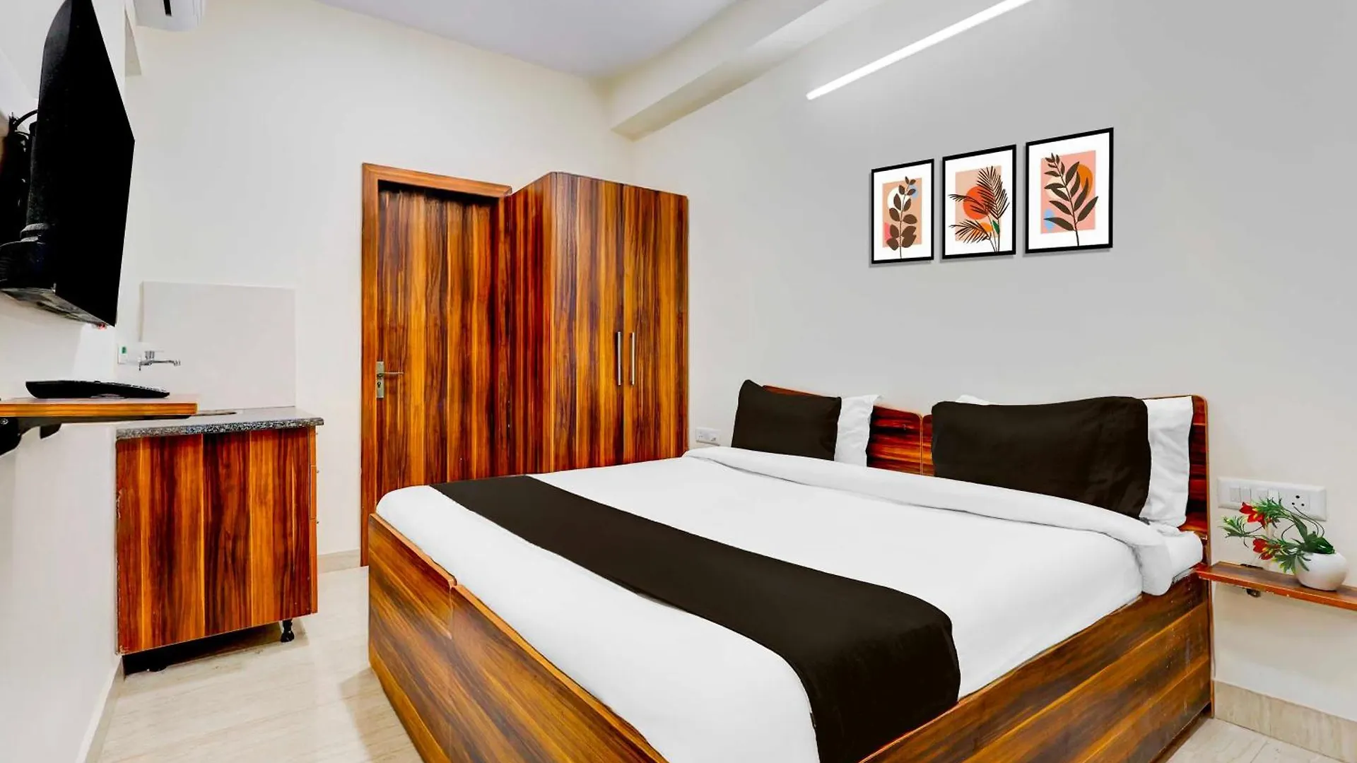 Super Hotel O Sadar Bazar 구르가온