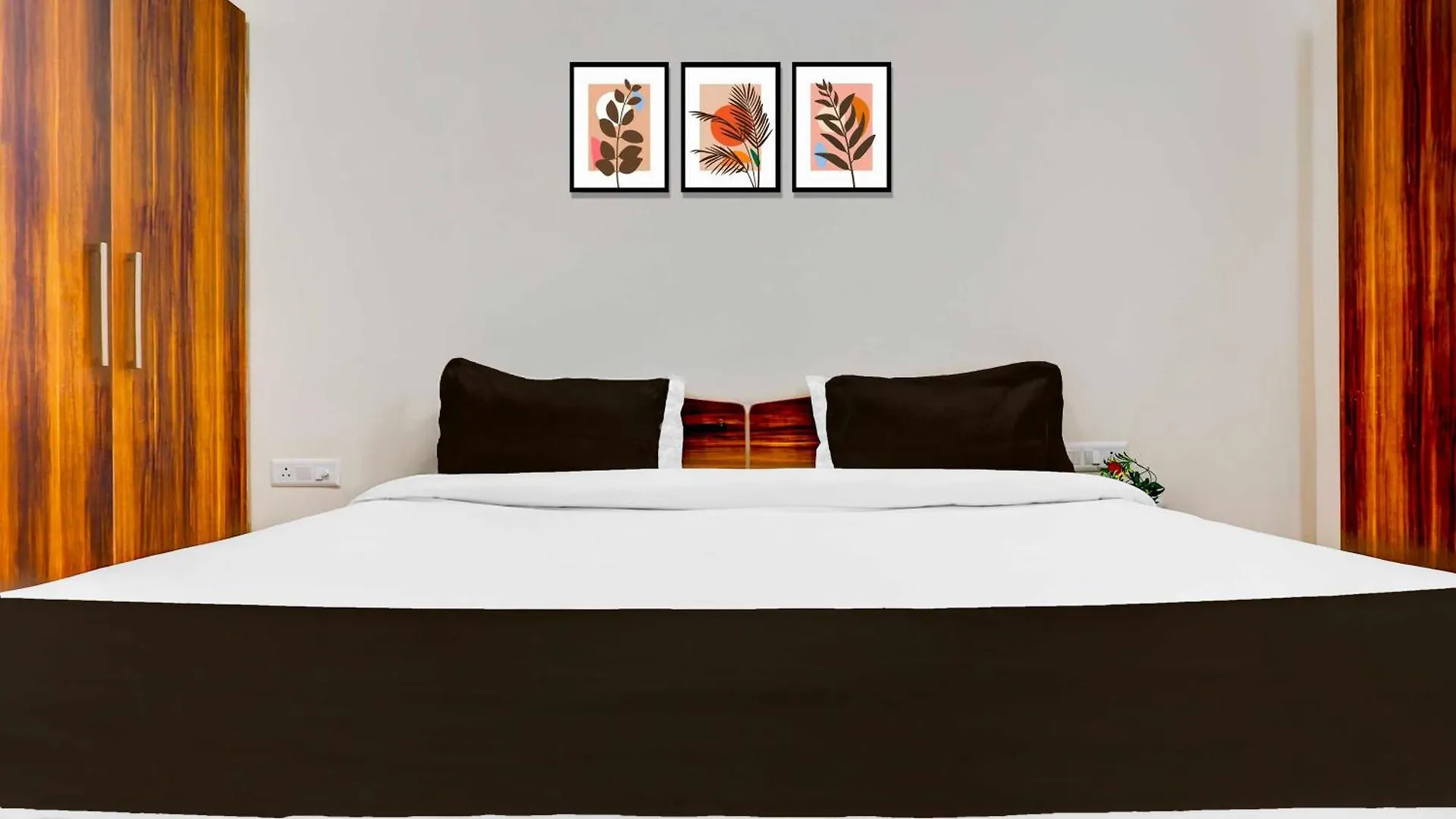 Super Hotel O Sadar Bazar 구르가온