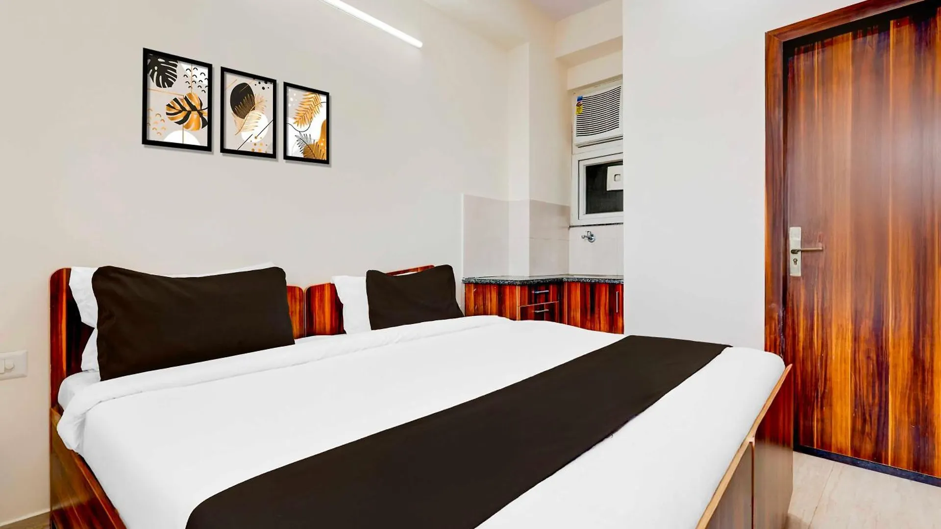 Super Hotel O Sadar Bazar 구르가온